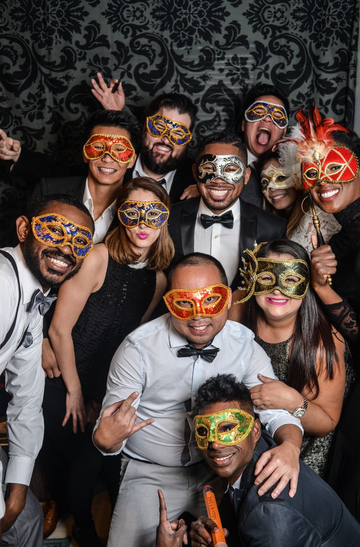 What to Wear to a Masquerade Party: Outfits for Men & Women